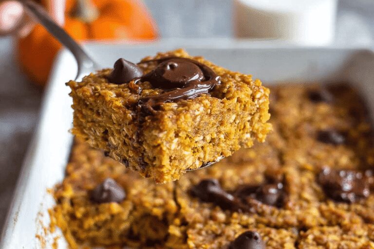 Best Easy Pumpkin Baked Oatmeal for a Healthy Cozy Breakfast